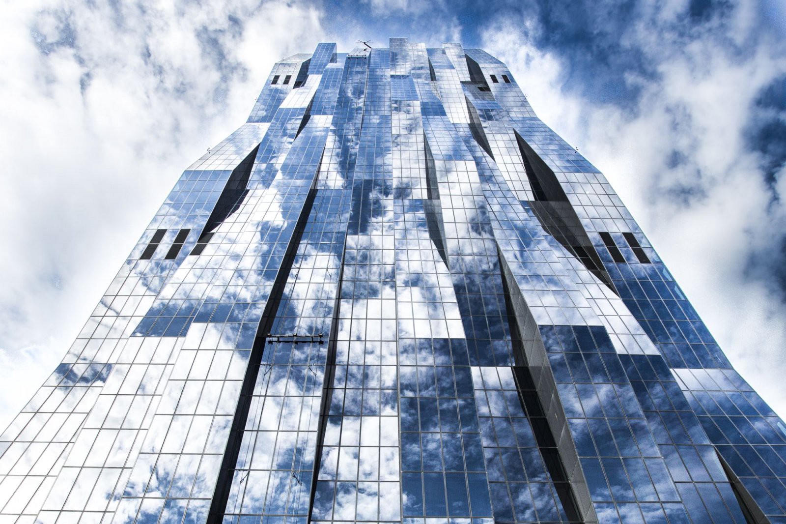 Tòa nhà cao nhất nước Áo - Dc Tower 1