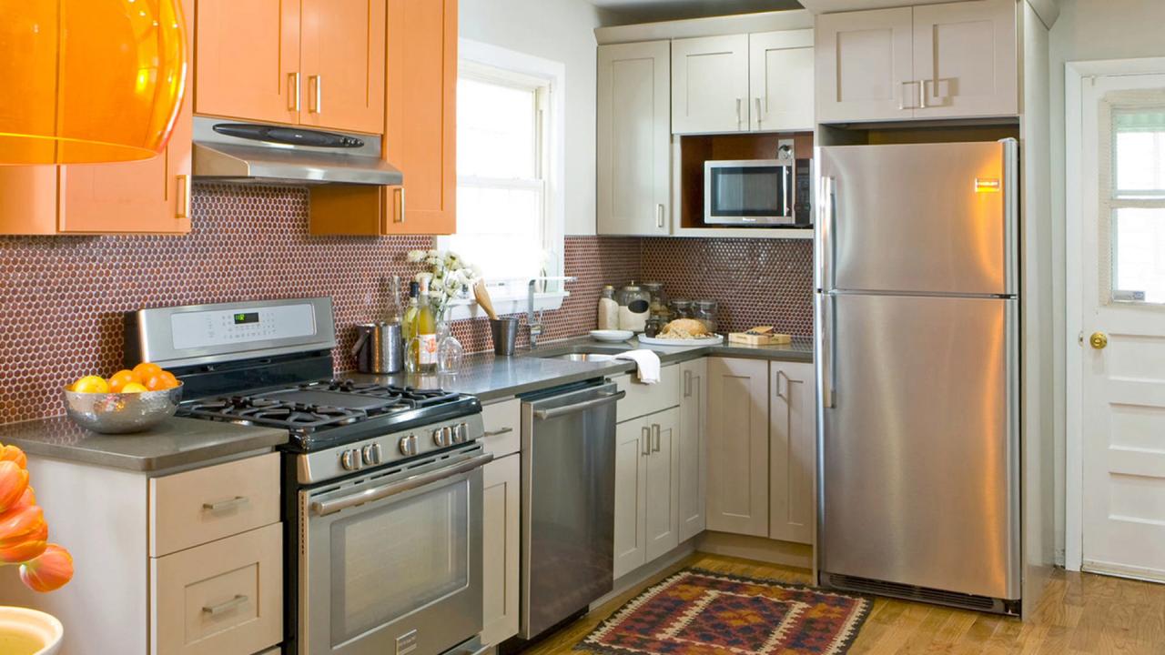 Bên cạnh tủ bếp thì bàn bếp cũng là một trong những đồ nội thất không thể thiếu